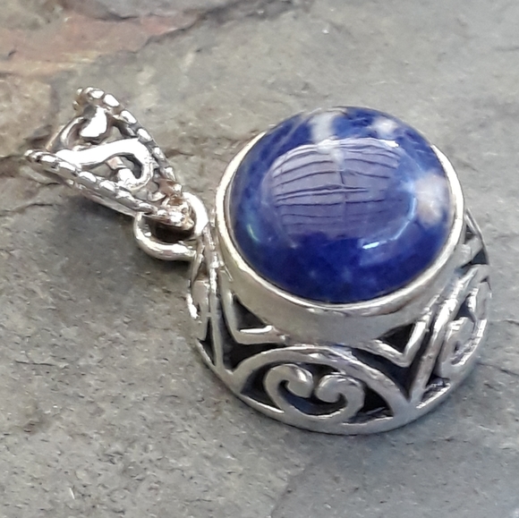 Round Sodalite Silver Pendant - Picture 1 of 6